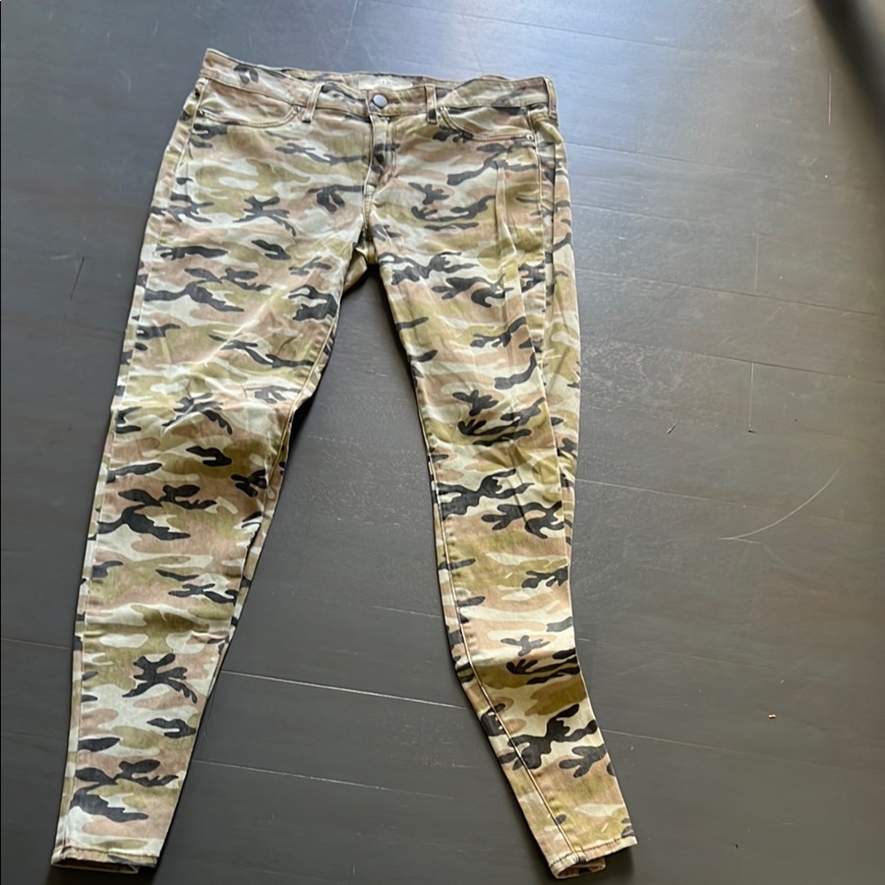 Camouflage Skinny Pants